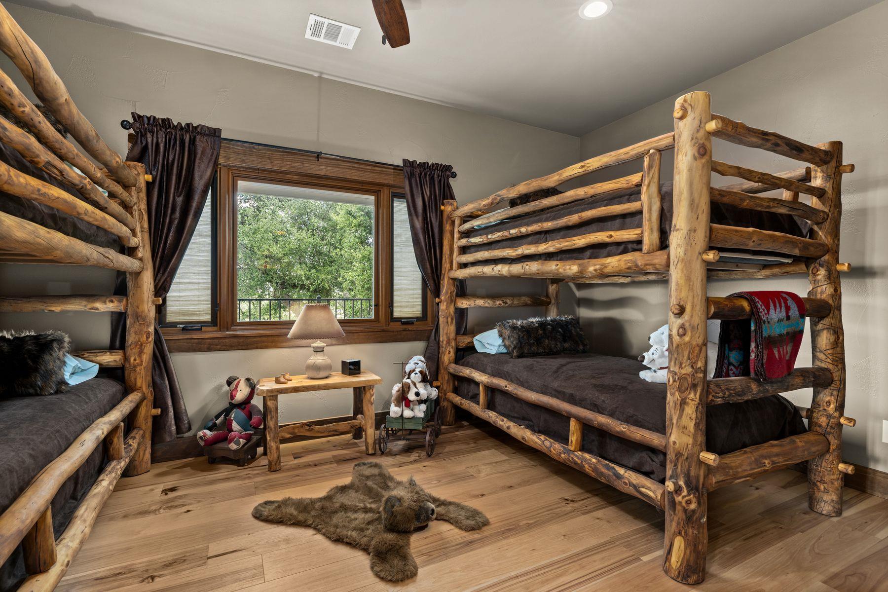 115 Trophy Oak PT