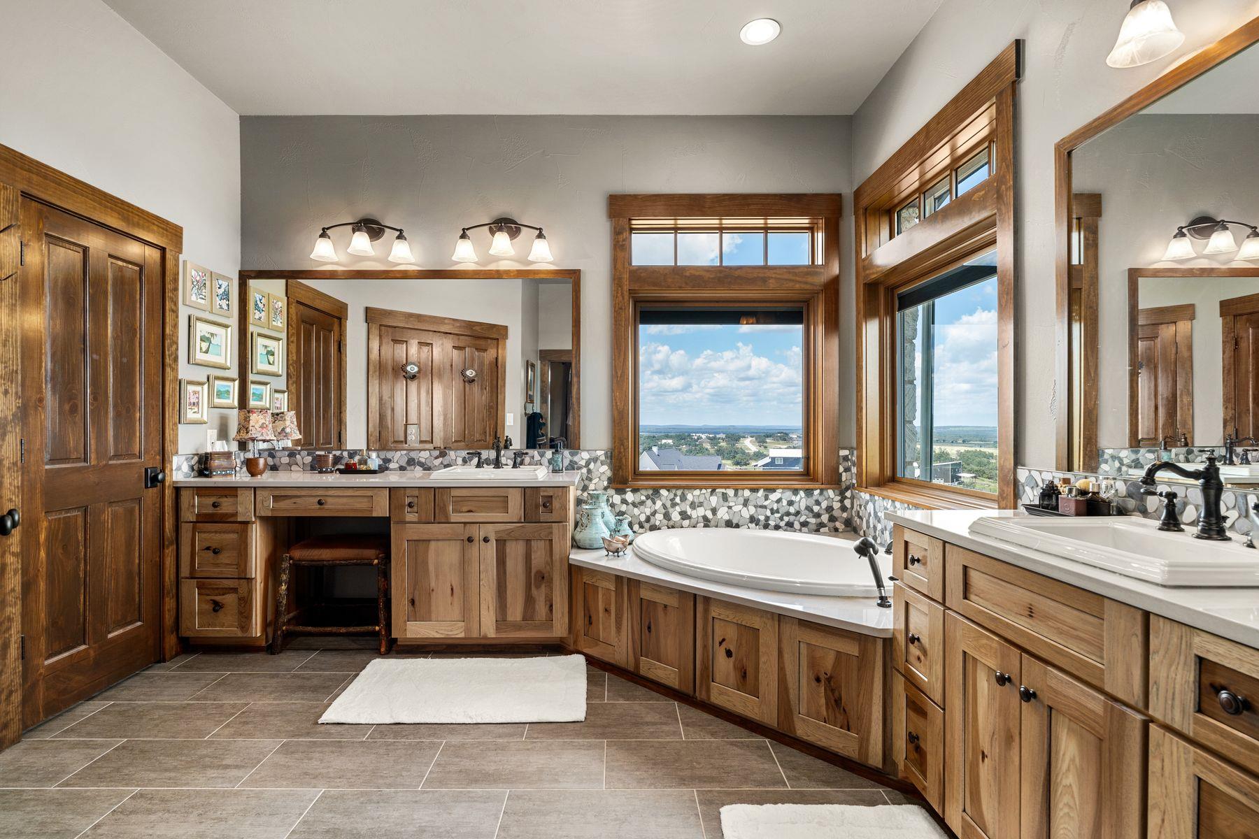 115 Trophy Oak PT