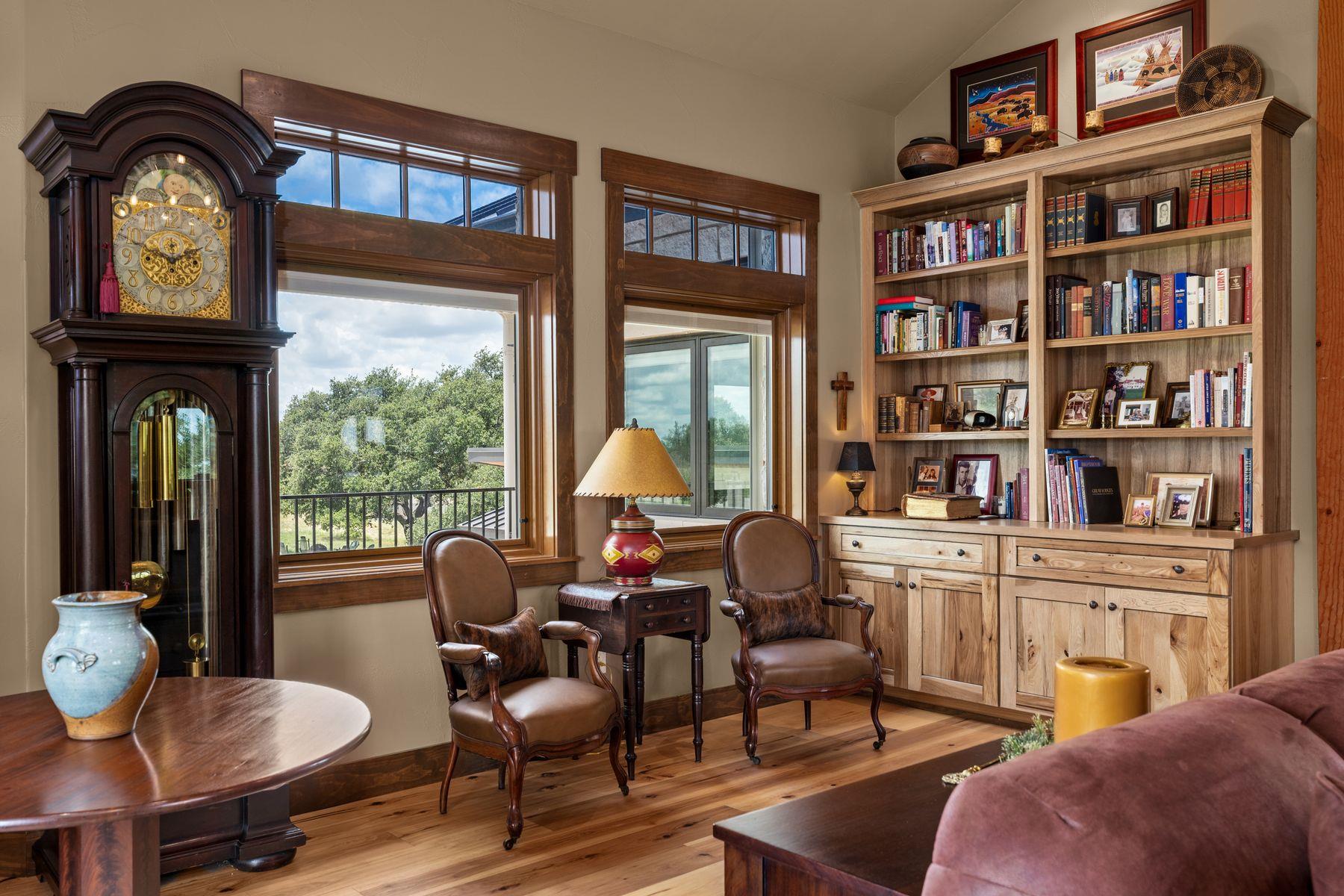 115 Trophy Oak PT