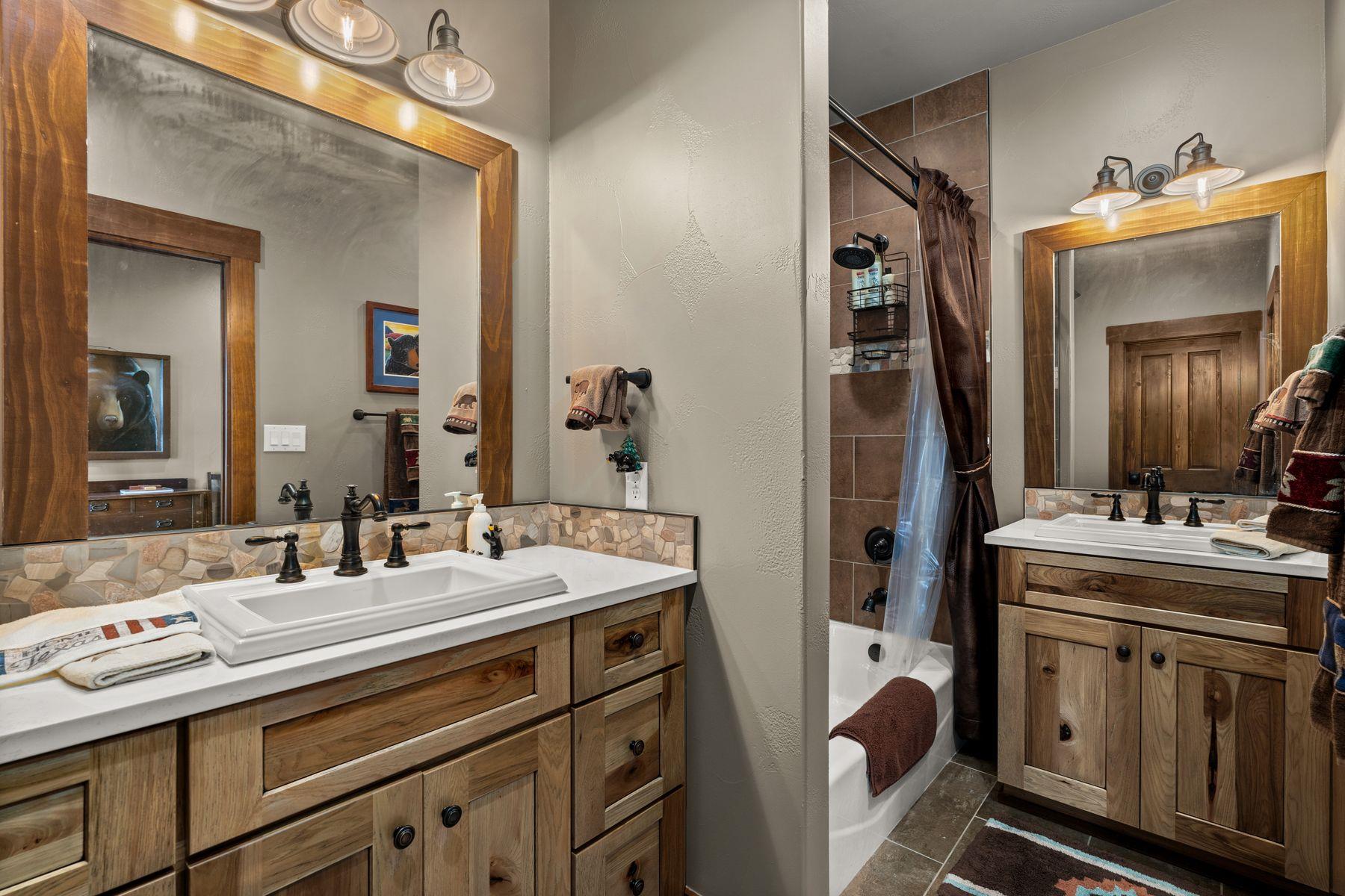 115 Trophy Oak PT