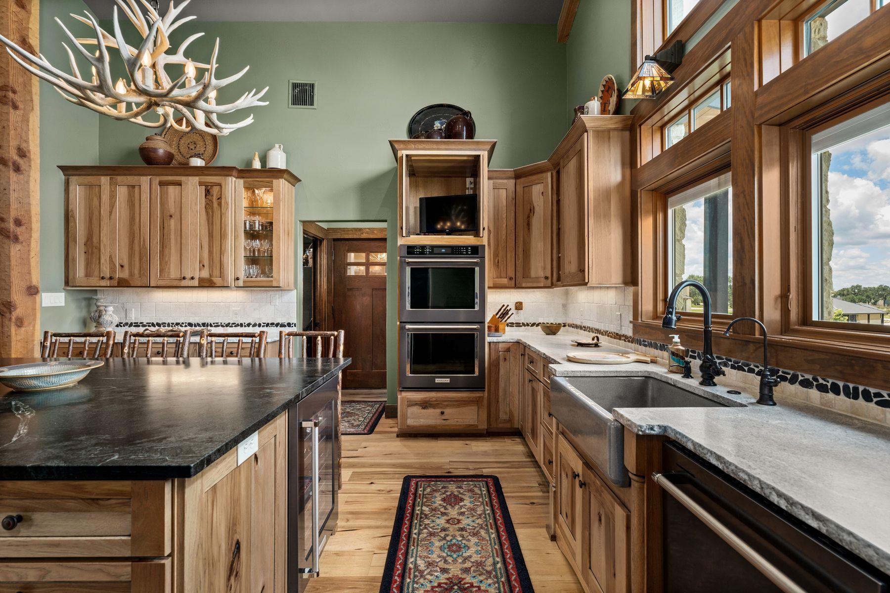 115 Trophy Oak PT