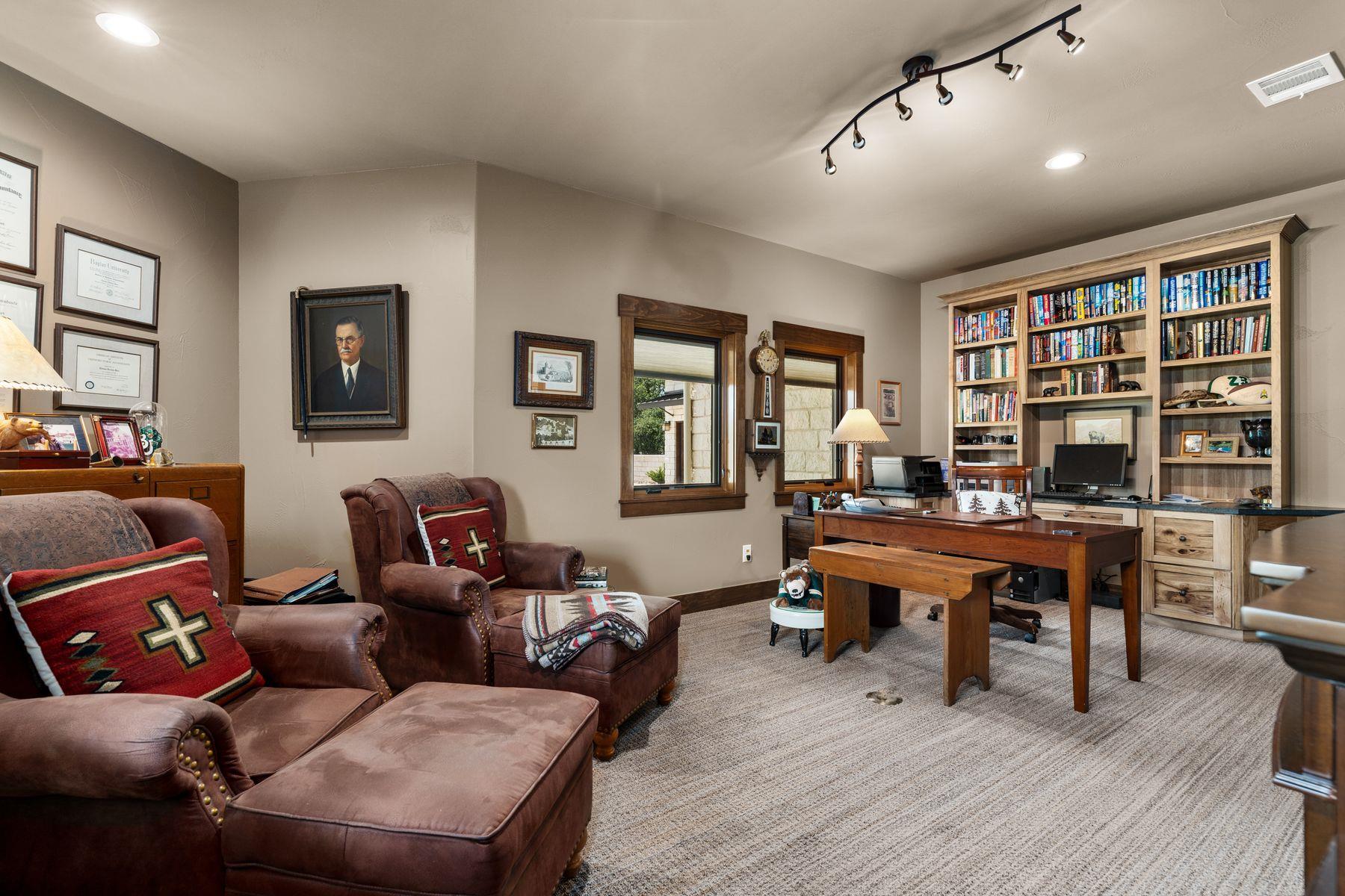 115 Trophy Oak PT
