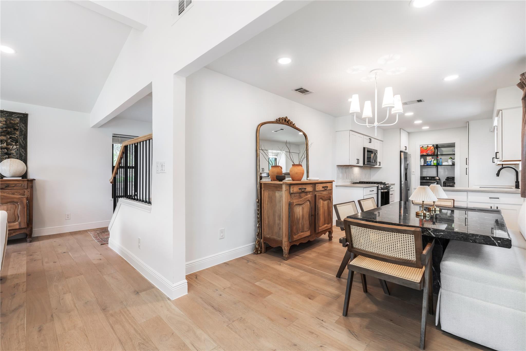 7709 Evaline LN