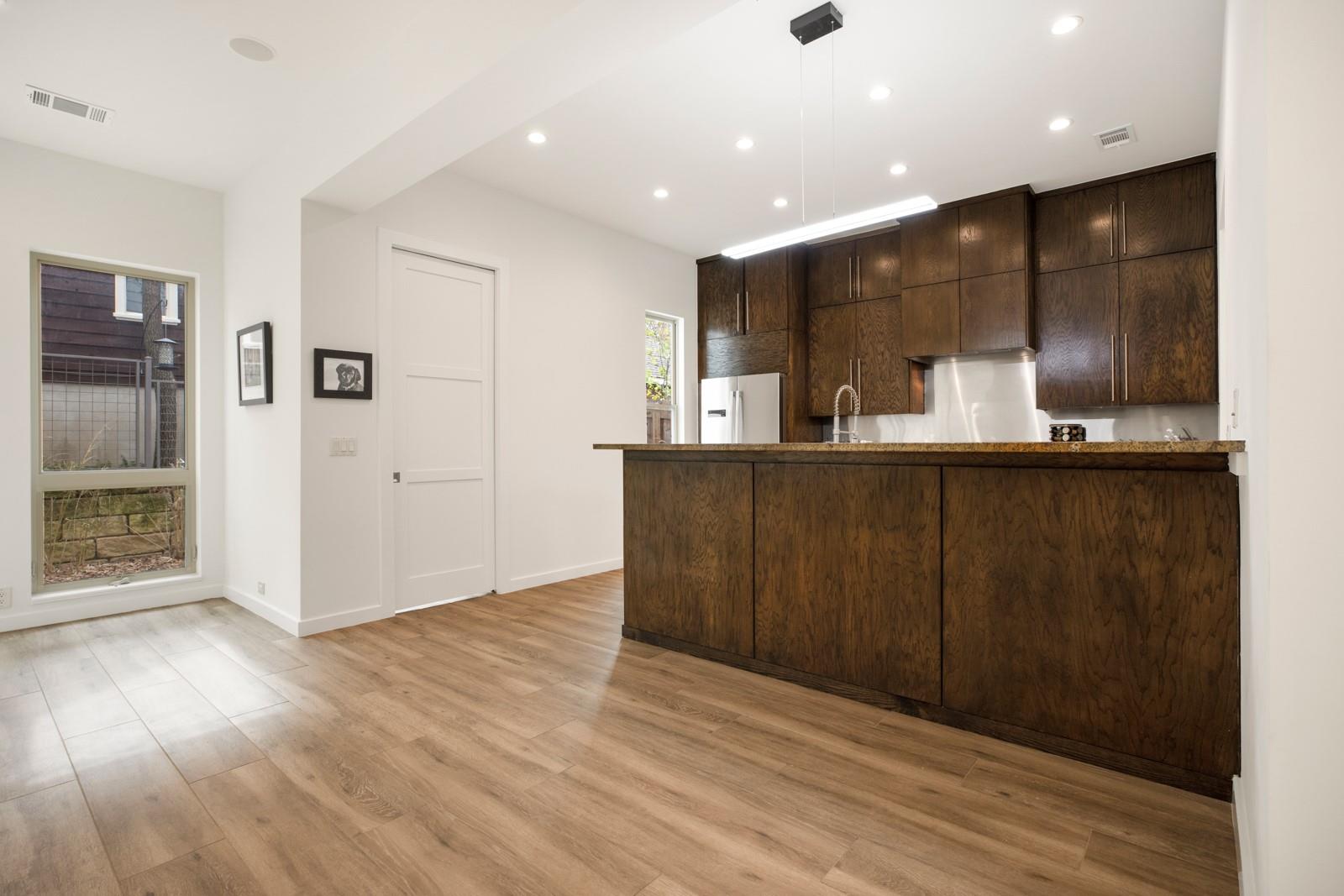 1005 Toyath ST
