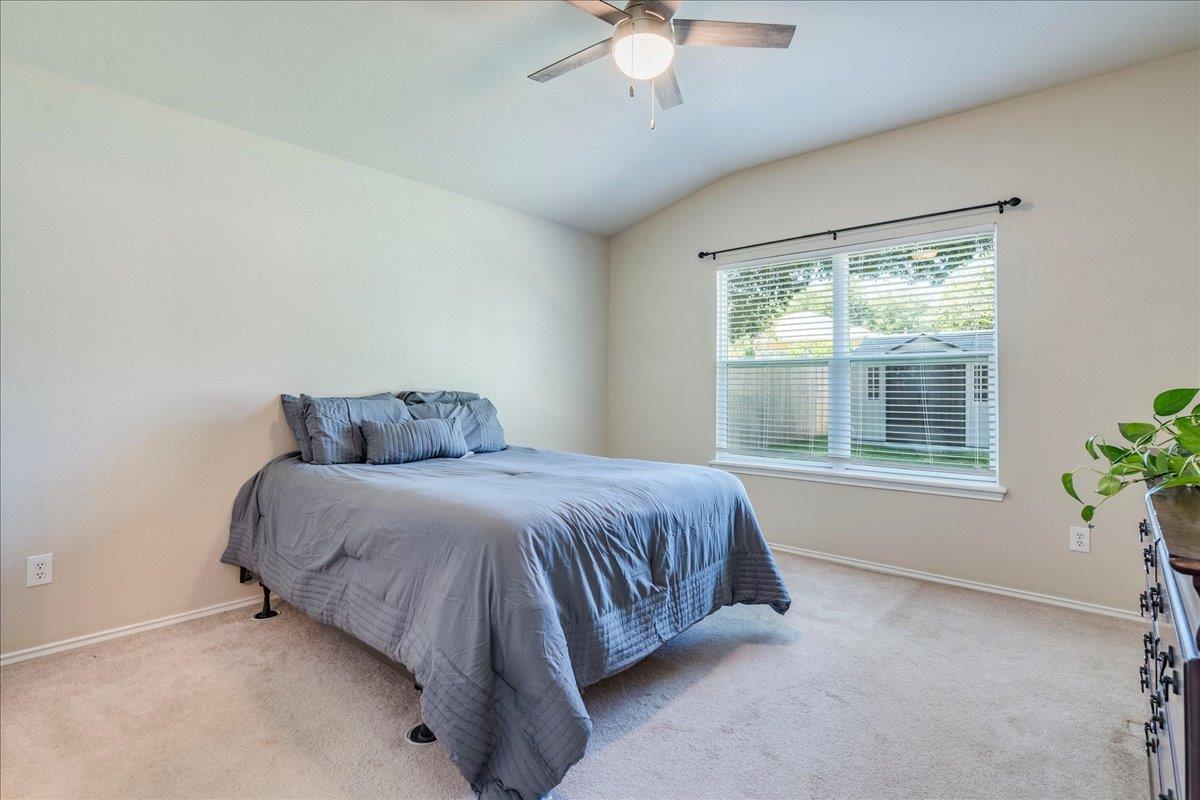 1327 Rosie LN