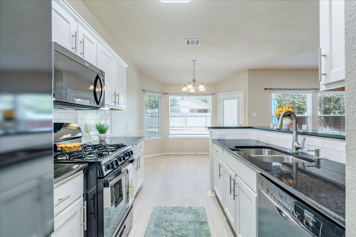 1327 Rosie LN