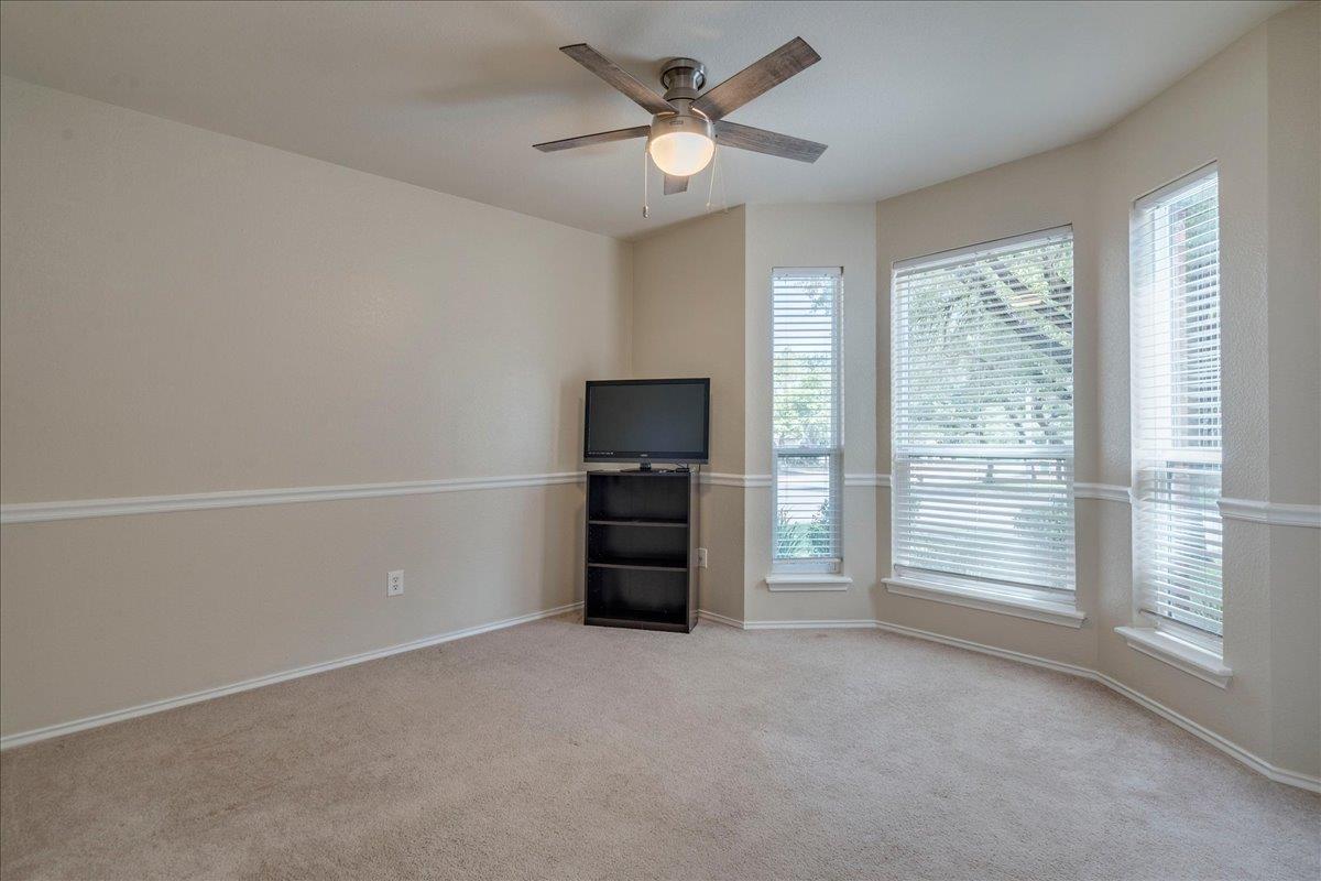 1327 Rosie LN