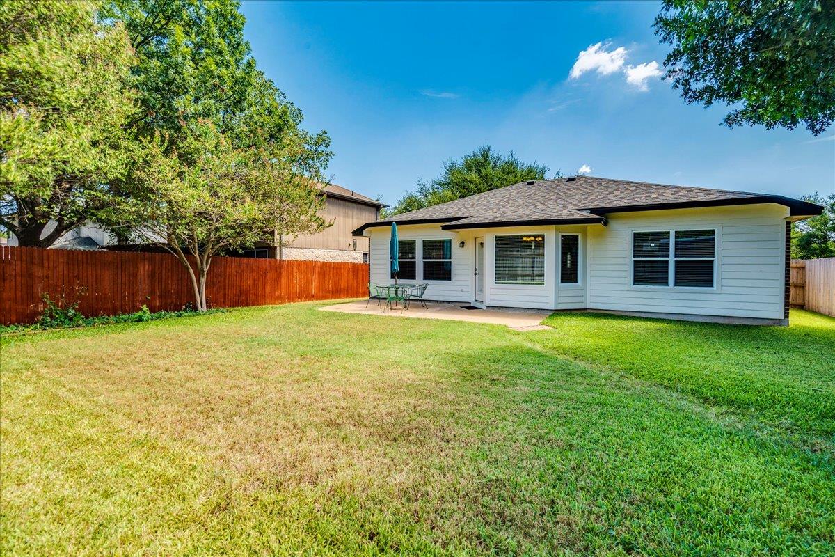 1327 Rosie LN