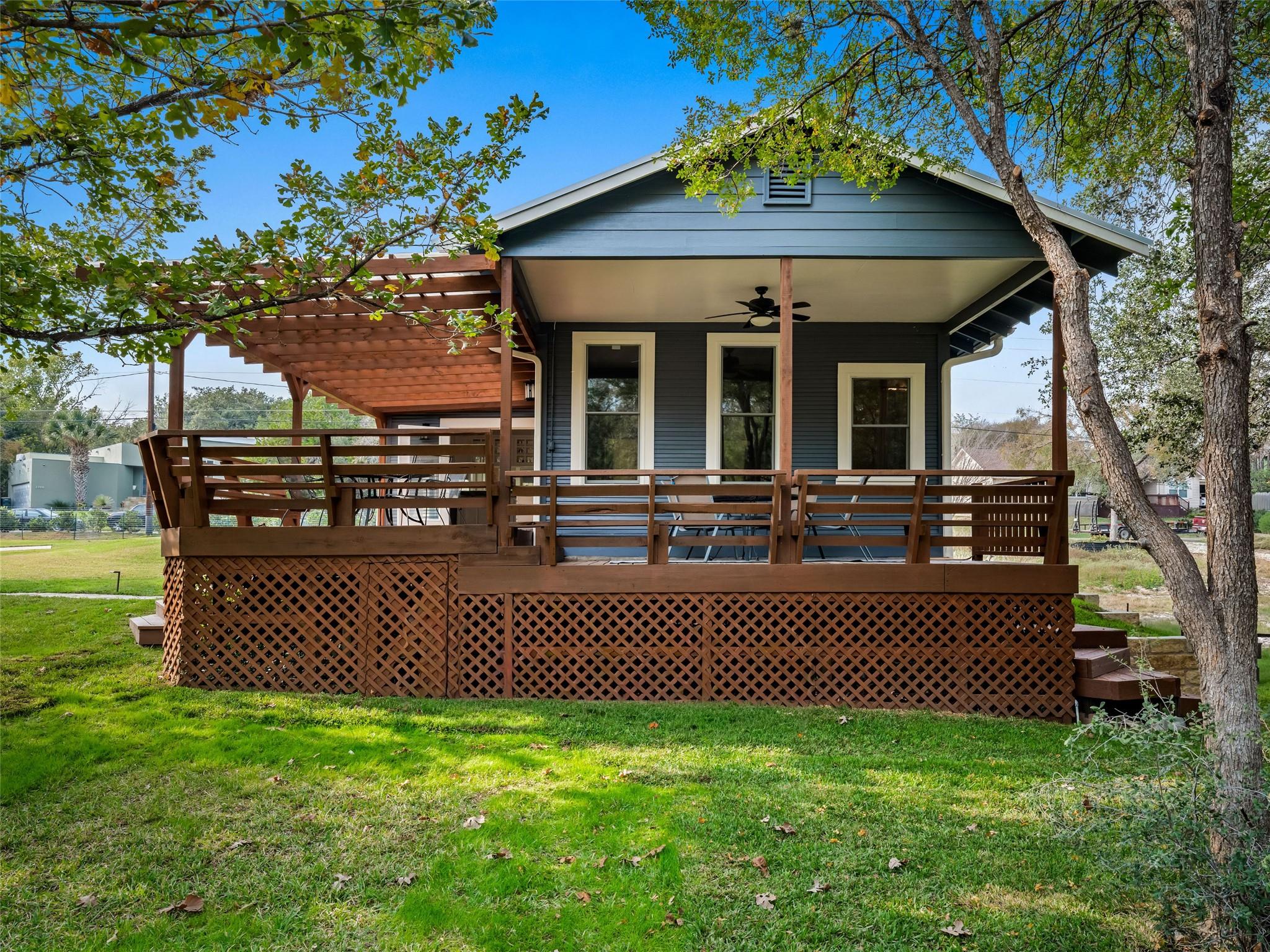 2703 De Soto DR