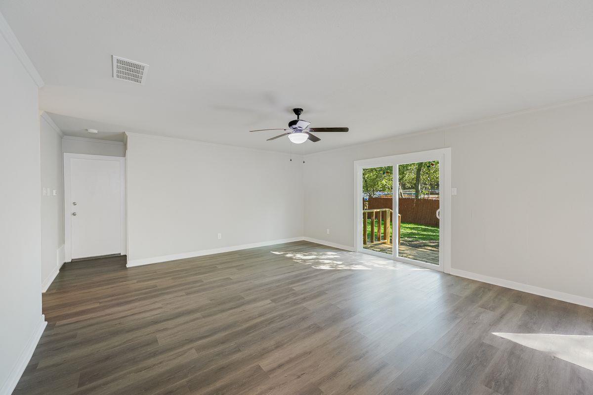 5007 Pepper LN