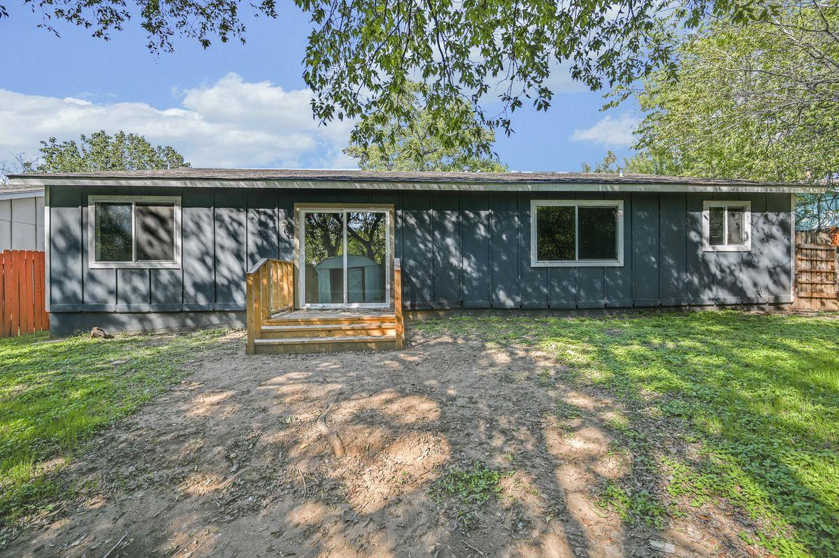 5007 Pepper LN