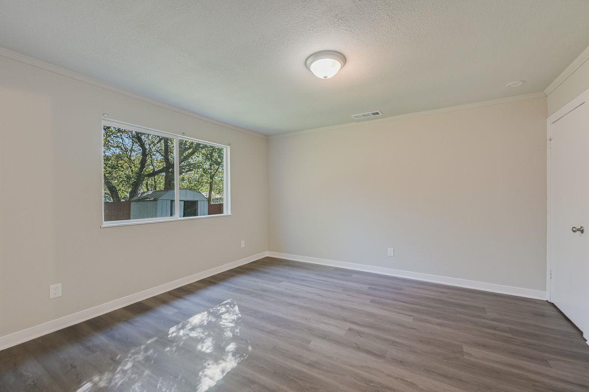 5007 Pepper LN