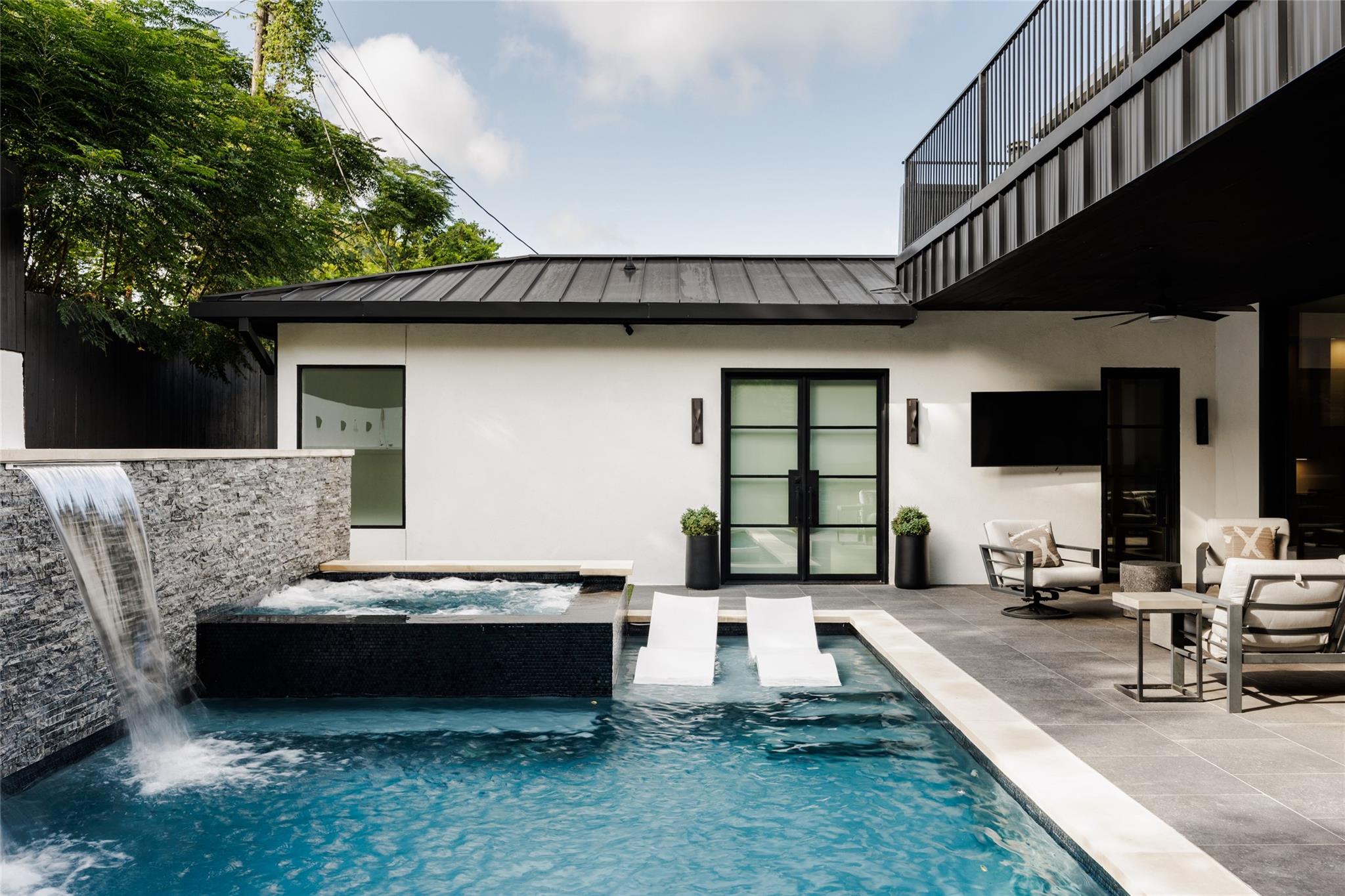 3007 Garden Villa LN