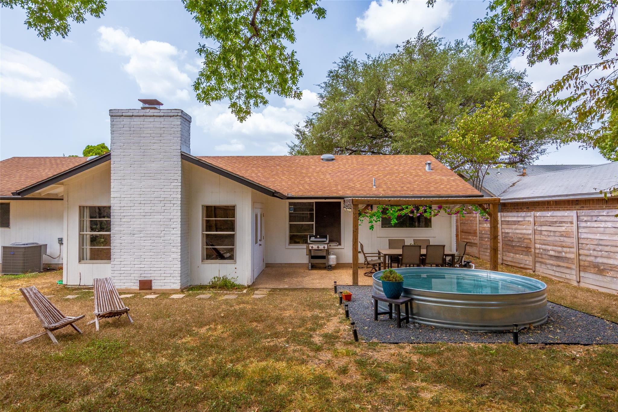 10201 Parkfield DR