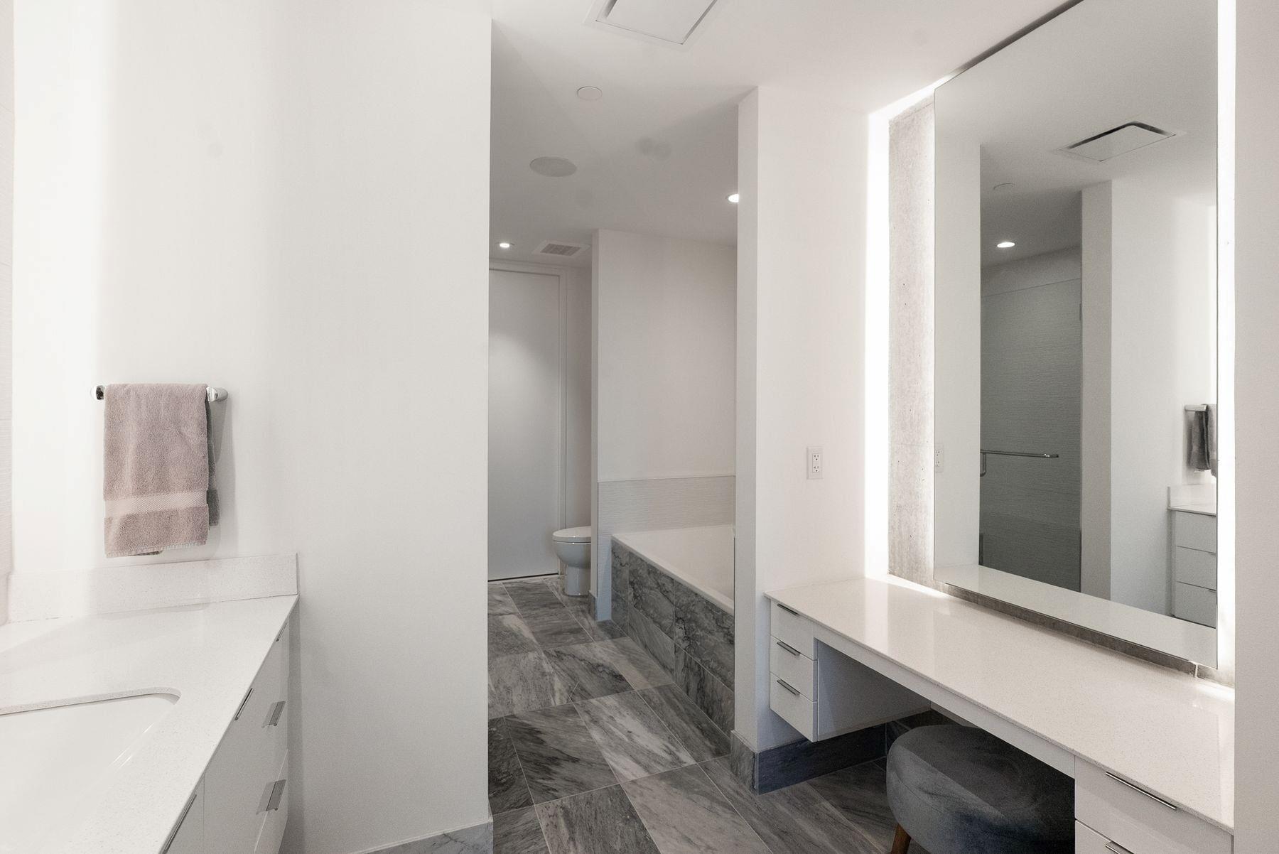 301 West Ave # 4505