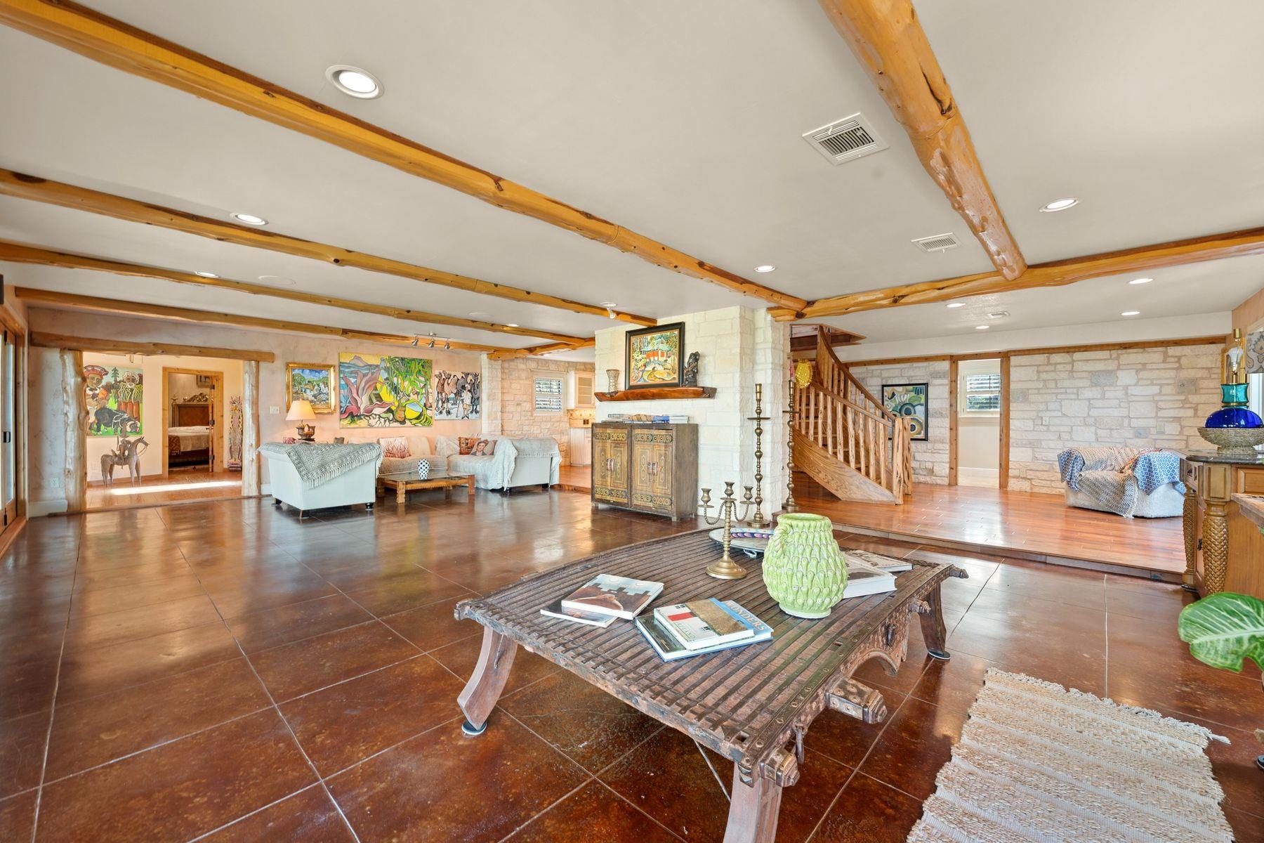3911 Lago Vista DR