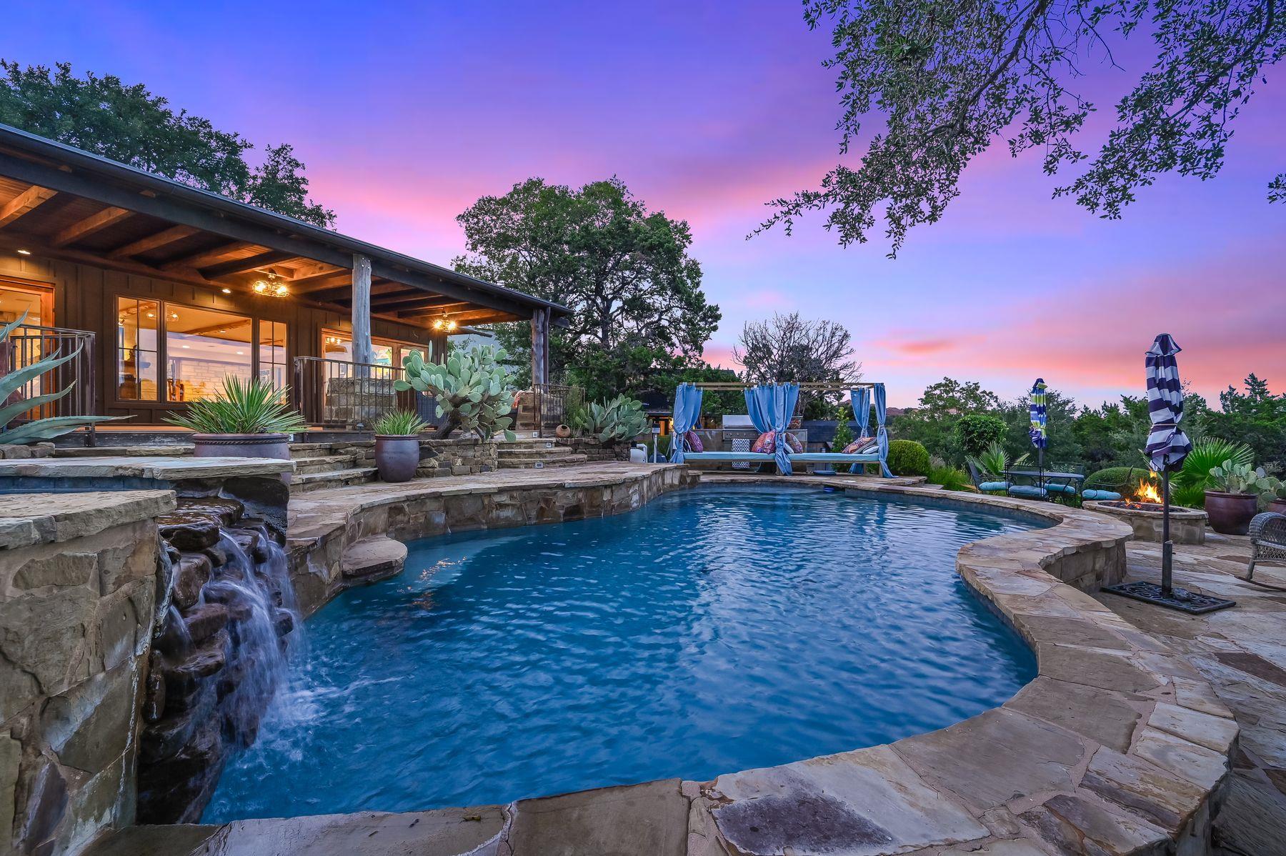 3911 Lago Vista DR