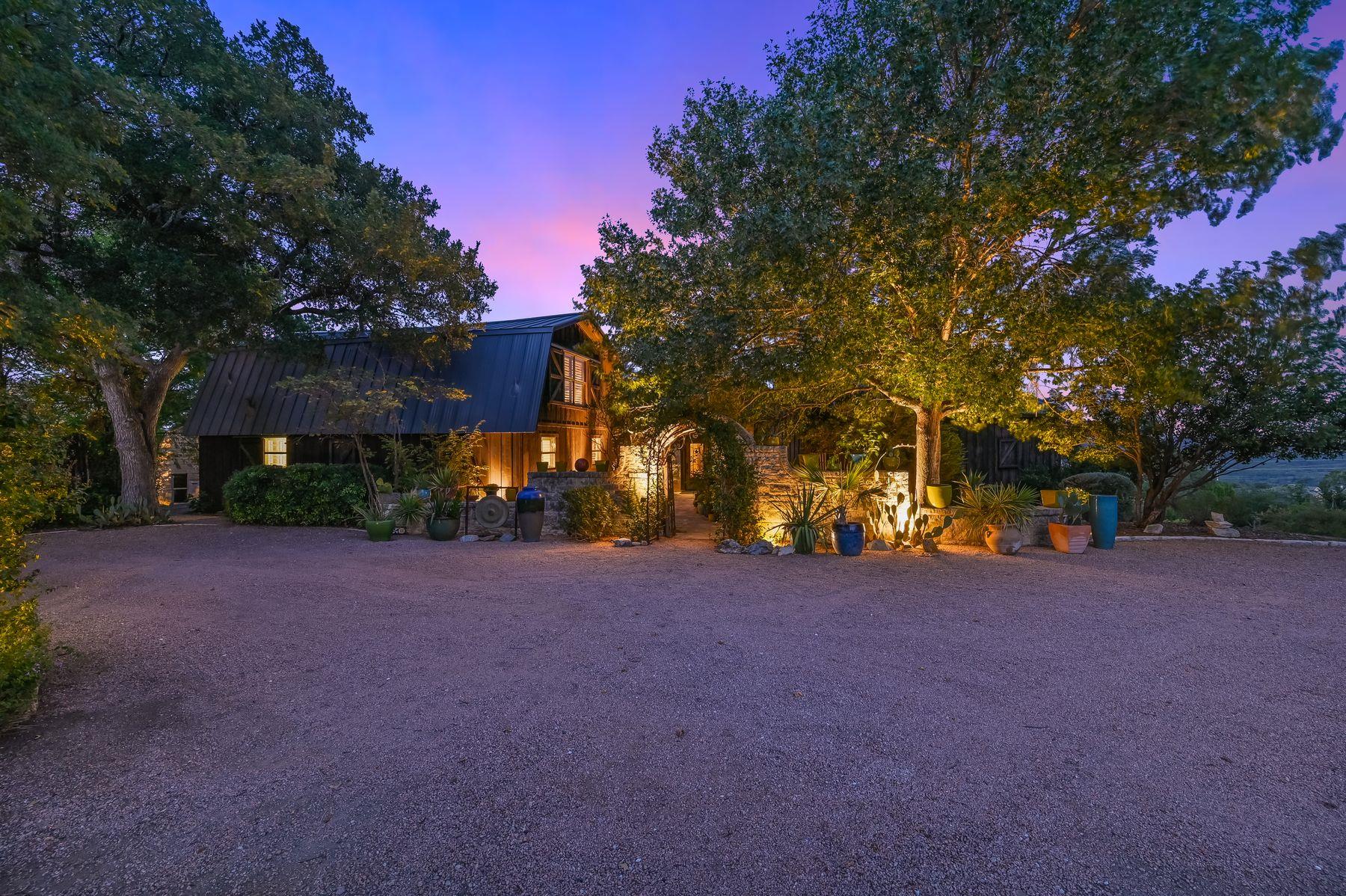 3911 Lago Vista DR