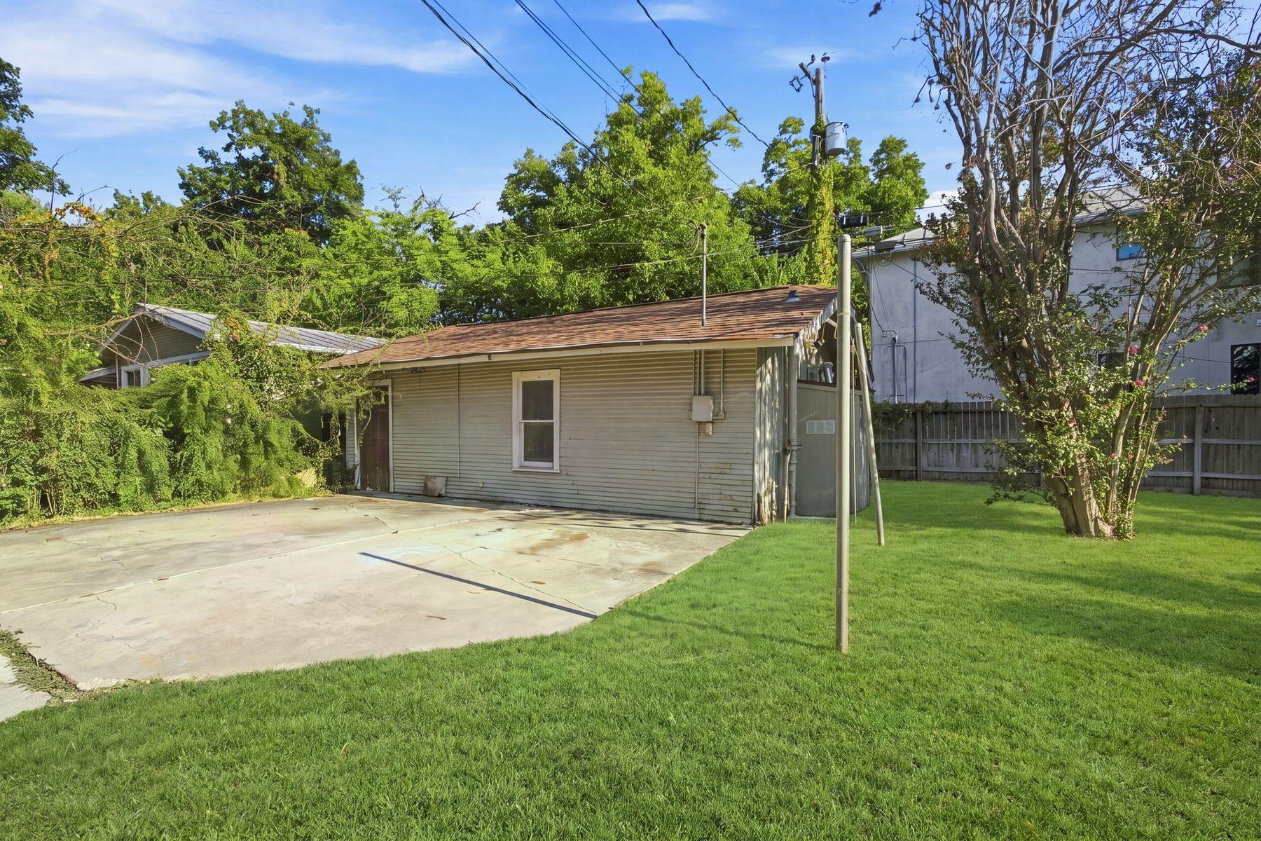 132 Perry CT