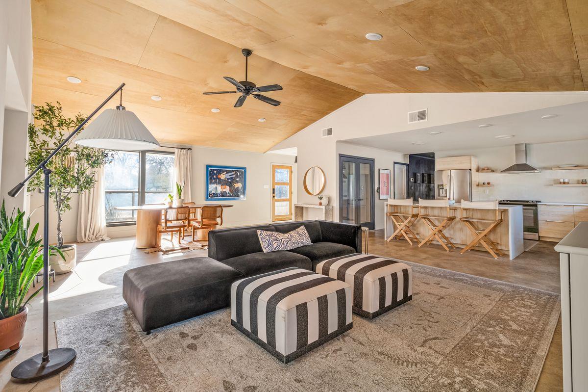 510B-D Thousand Oaks DR