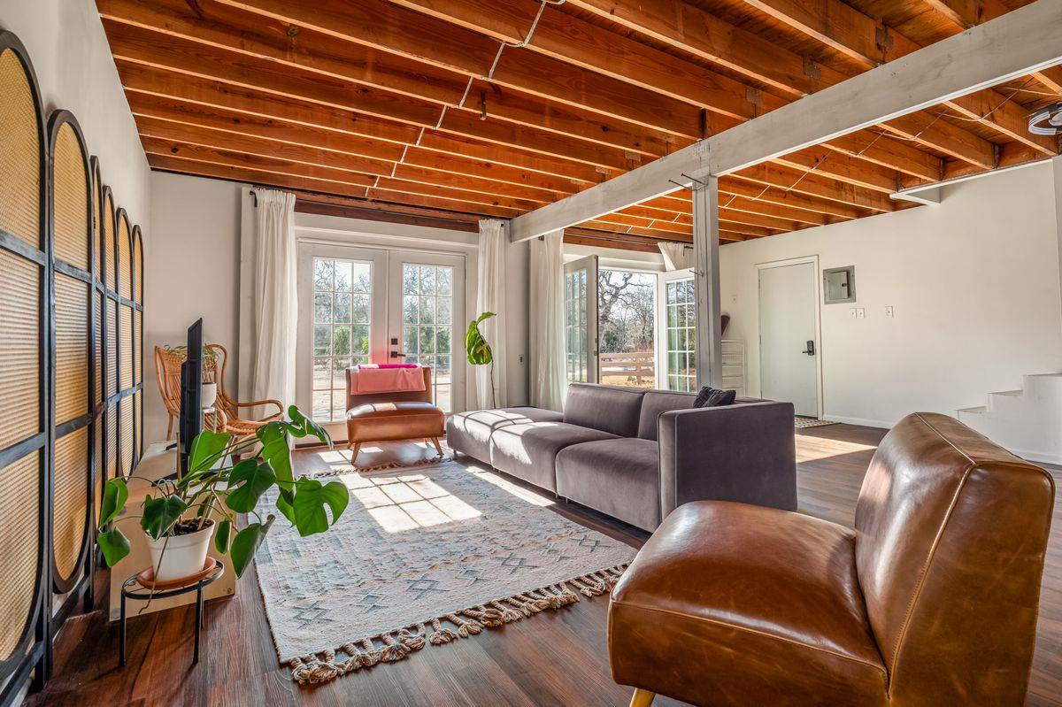 510B-D Thousand Oaks DR