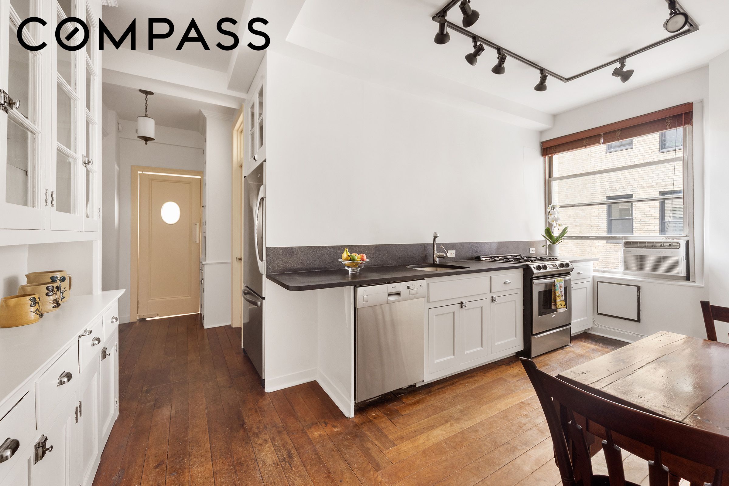 21 E 87th Street 8A