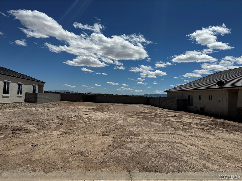 1816 E Desert Bloom Drive