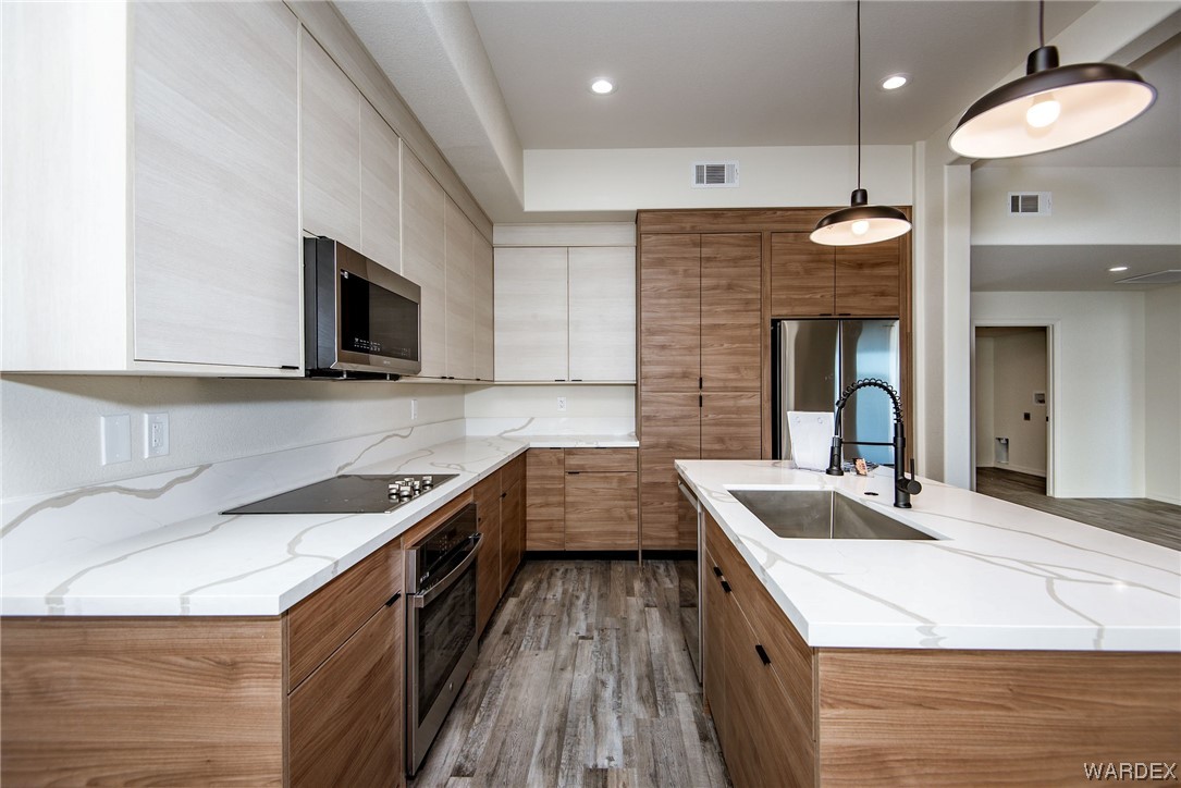 890 Florence Avenue 109