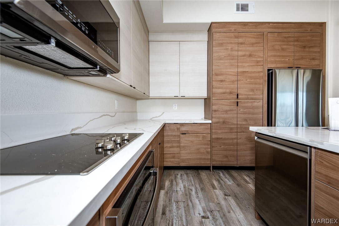 890 Florence Avenue 109