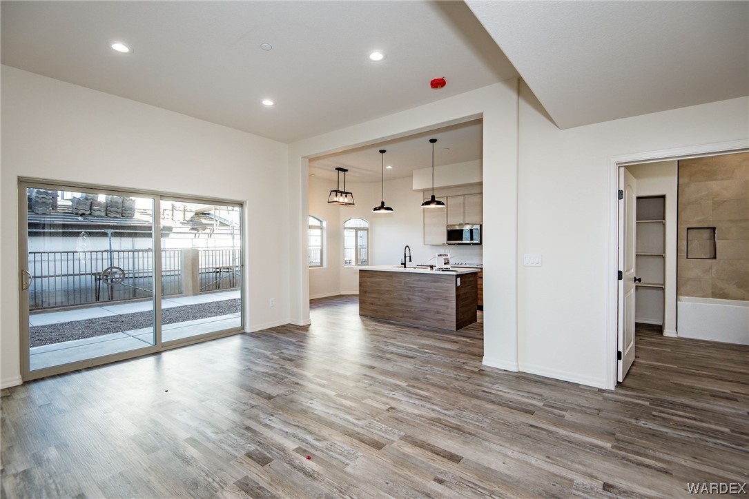 890 Florence Avenue 109