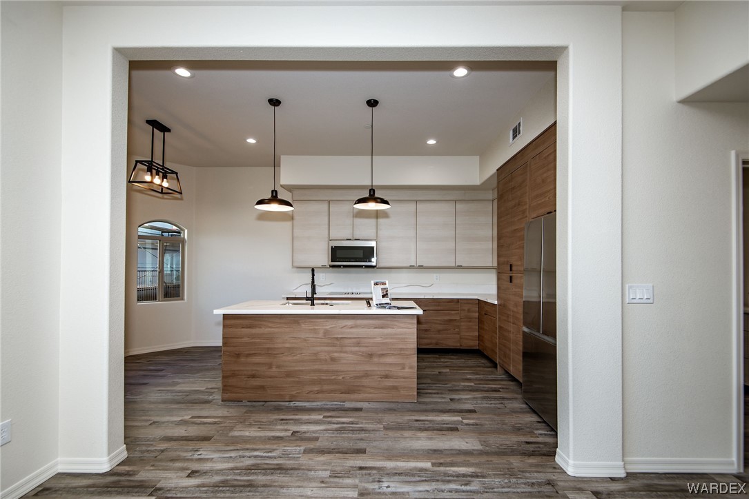 890 Florence Avenue 109