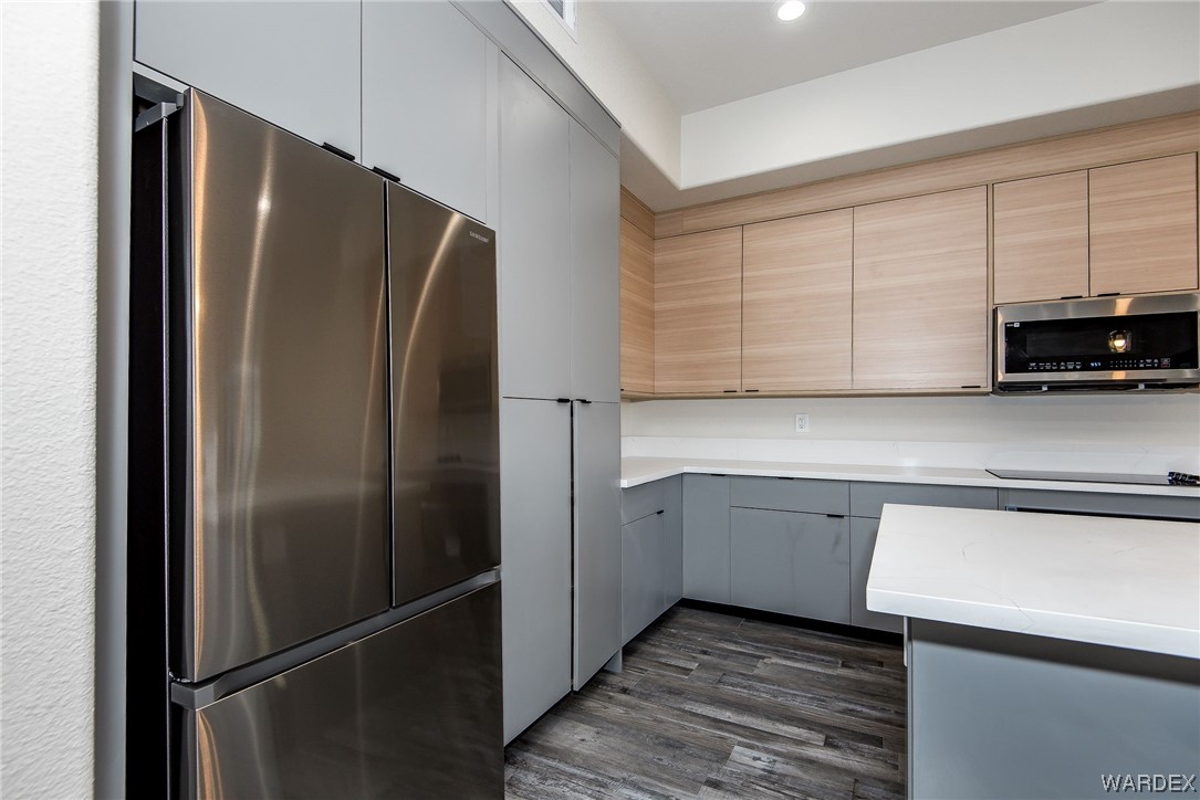 890 Florence Avenue 110