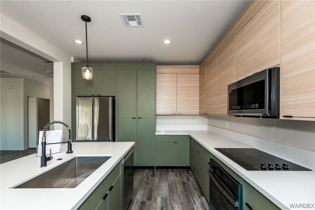 890 Florence Avenue 210