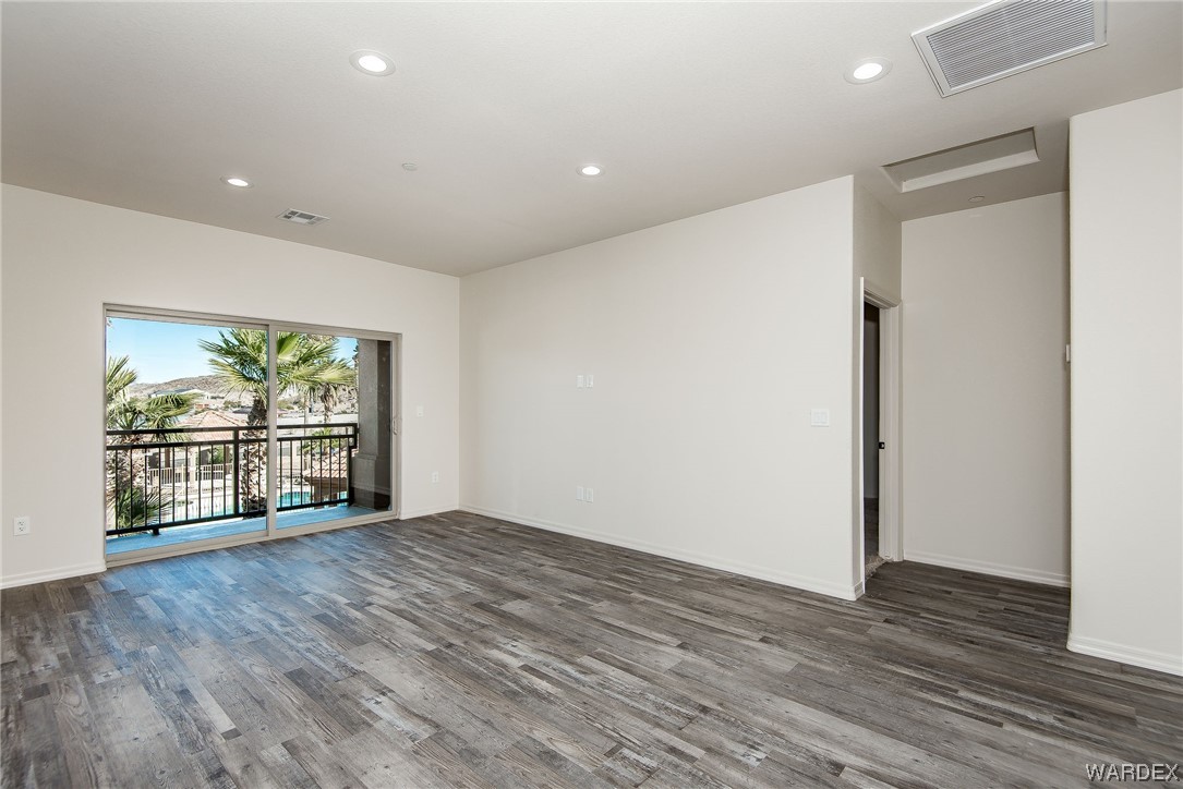 890 Florence Avenue 210