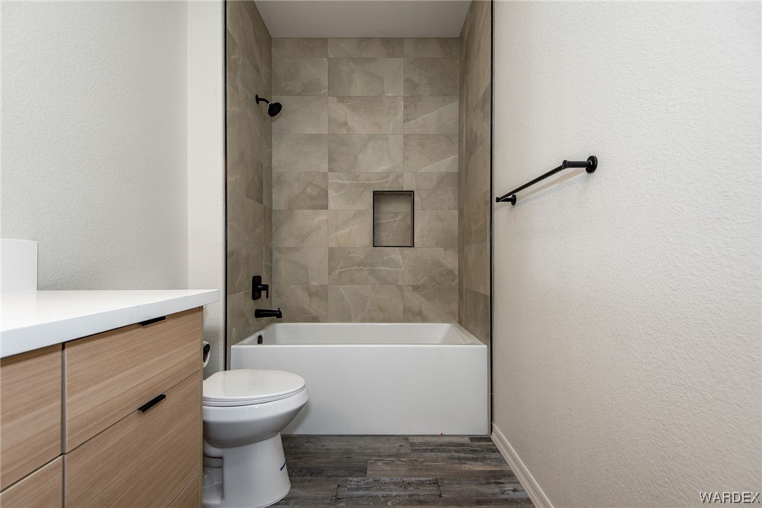 890 Florence Avenue 210