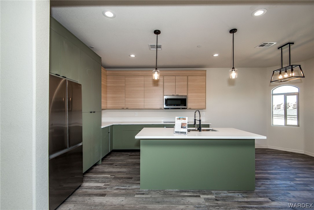 890 Florence Avenue 210