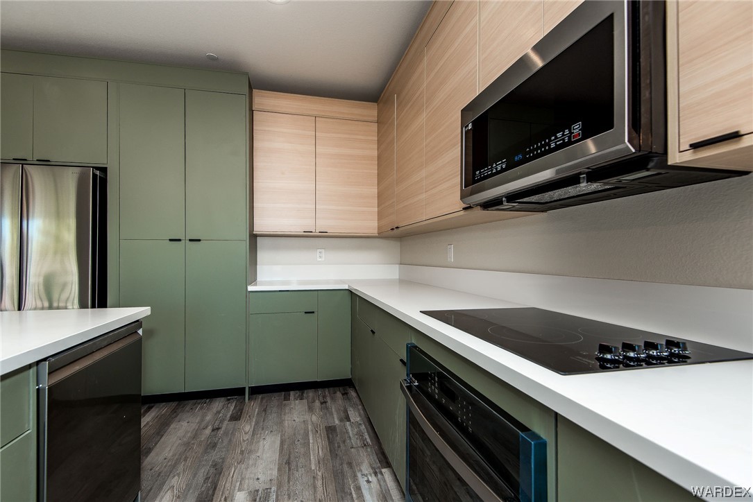 890 Florence Avenue 210