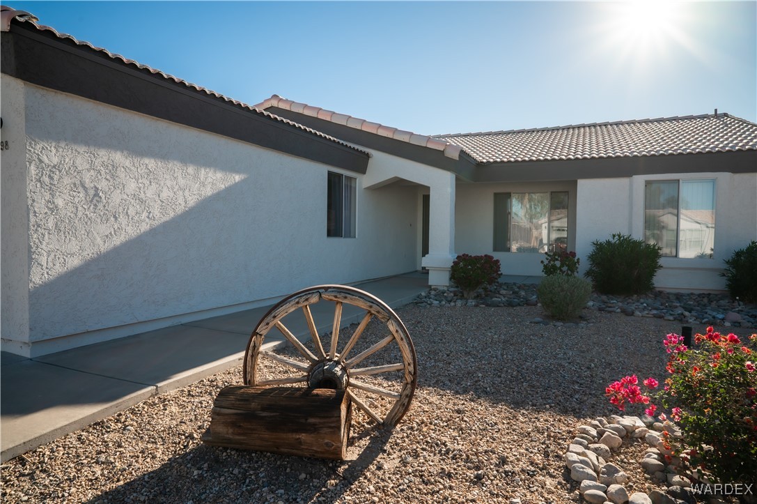 2298 E Oleander Drive