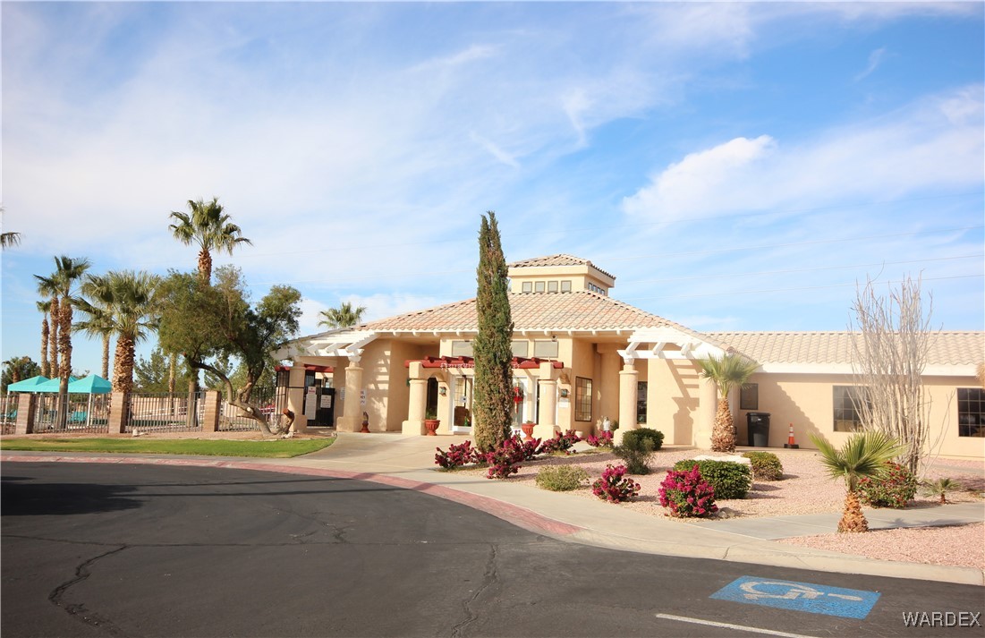 2298 E Oleander Drive