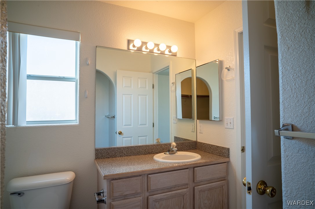 2298 E Oleander Drive