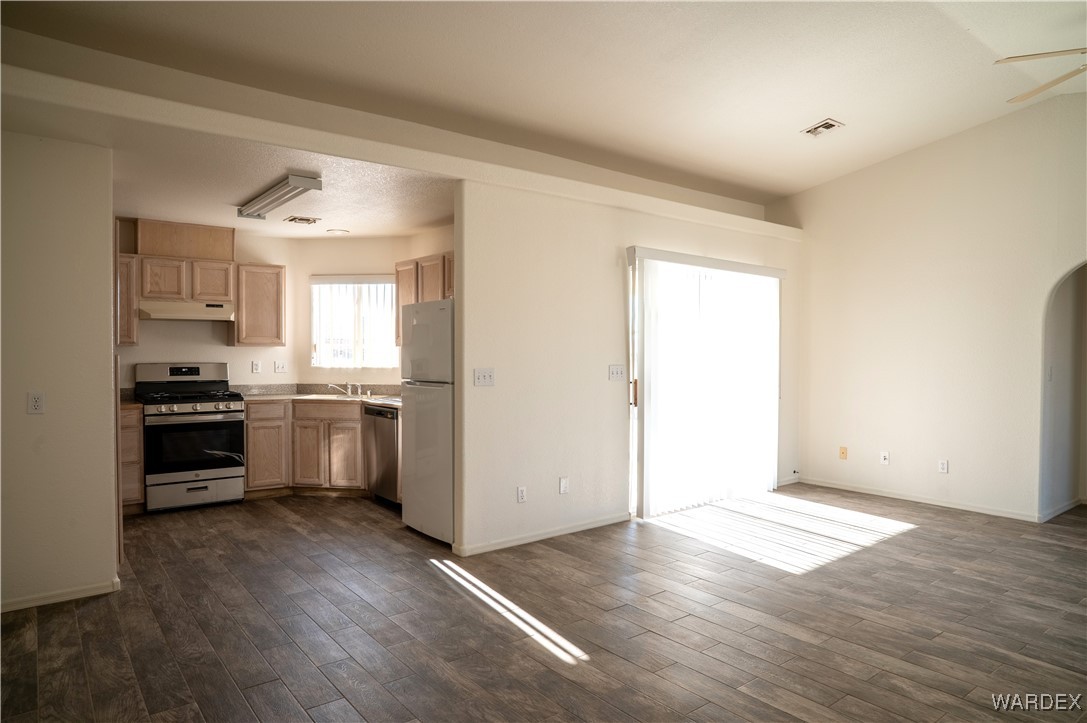 2298 E Oleander Drive