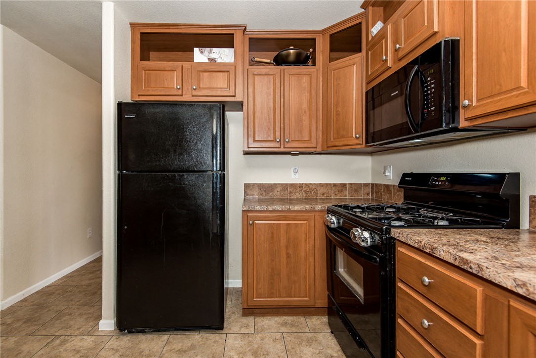 2066 E El Rodeo Road 34