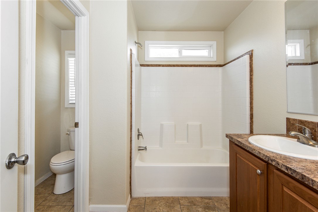 2066 E El Rodeo Road 34