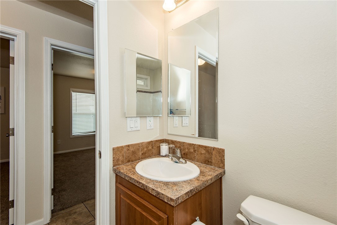 2066 E El Rodeo Road 34