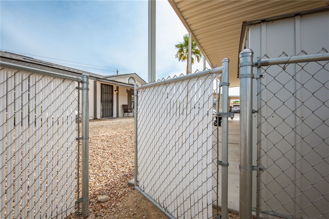 2066 E El Rodeo Road 34