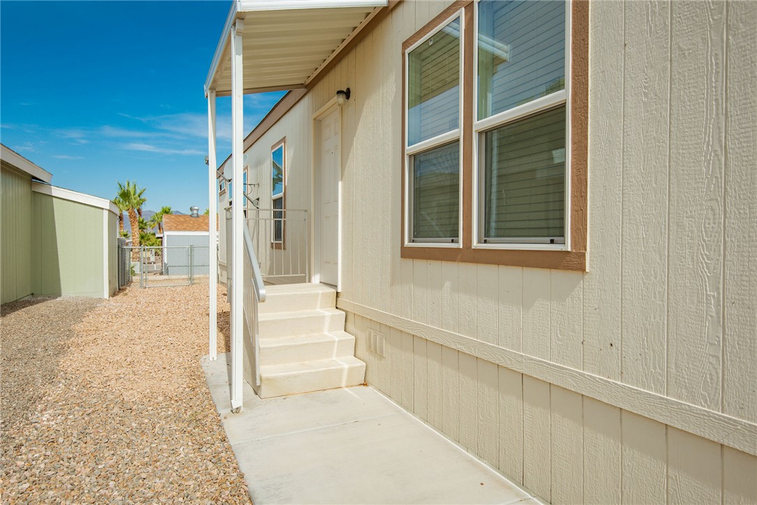 2066 E El Rodeo Road 34