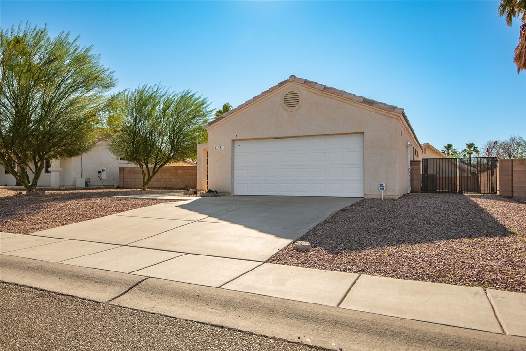 1796 E Bear Creek Way