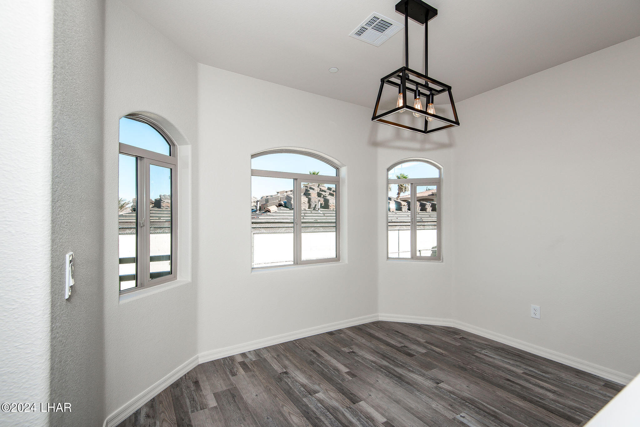 890 Florence Ave, 209