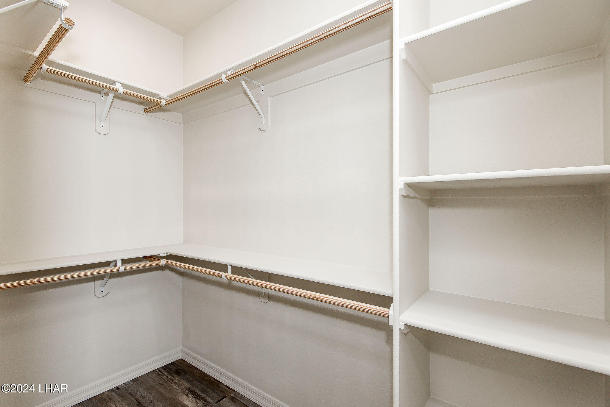 890 Florence Ave, 209