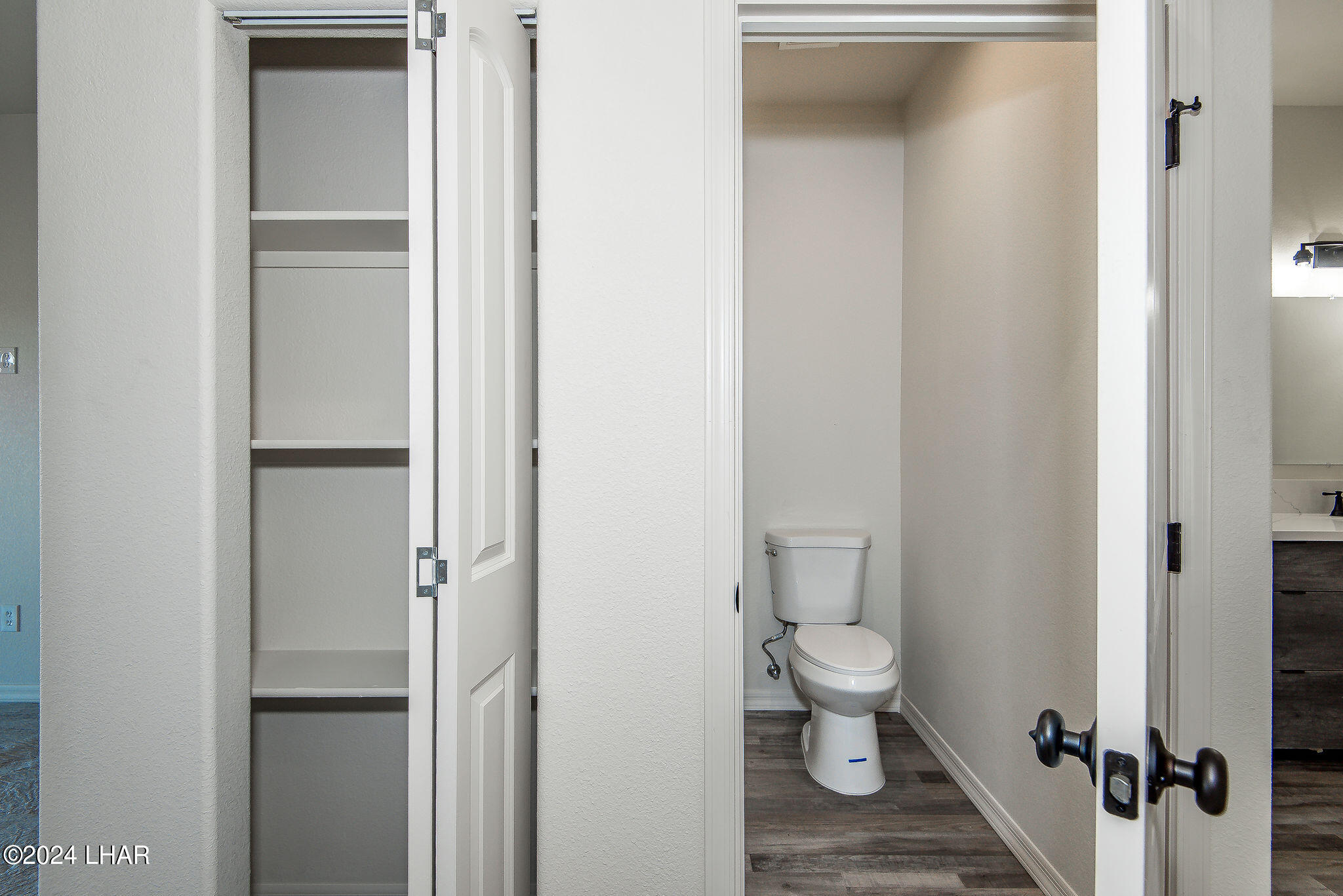 890 Florence Ave, 209